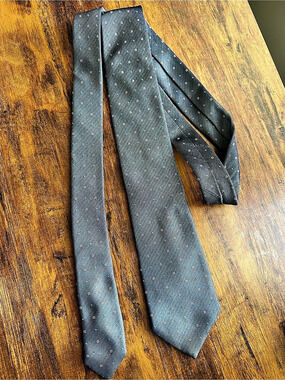 BOSS Men's Polka Dot Tie Set in Gray & Black Like New